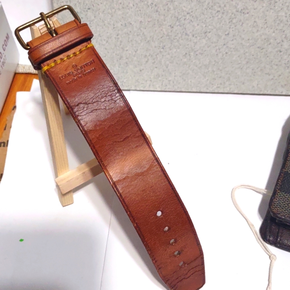 Authentic Louis Vuitton Poignet vachetta Leather Luggage strap..